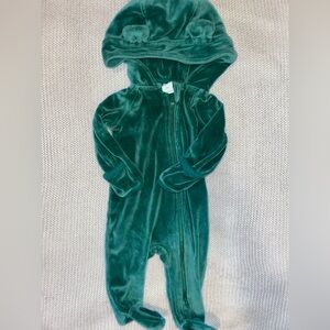 Kate Quinn - green - 0-3 month - unisex - bear bunting - organic velour